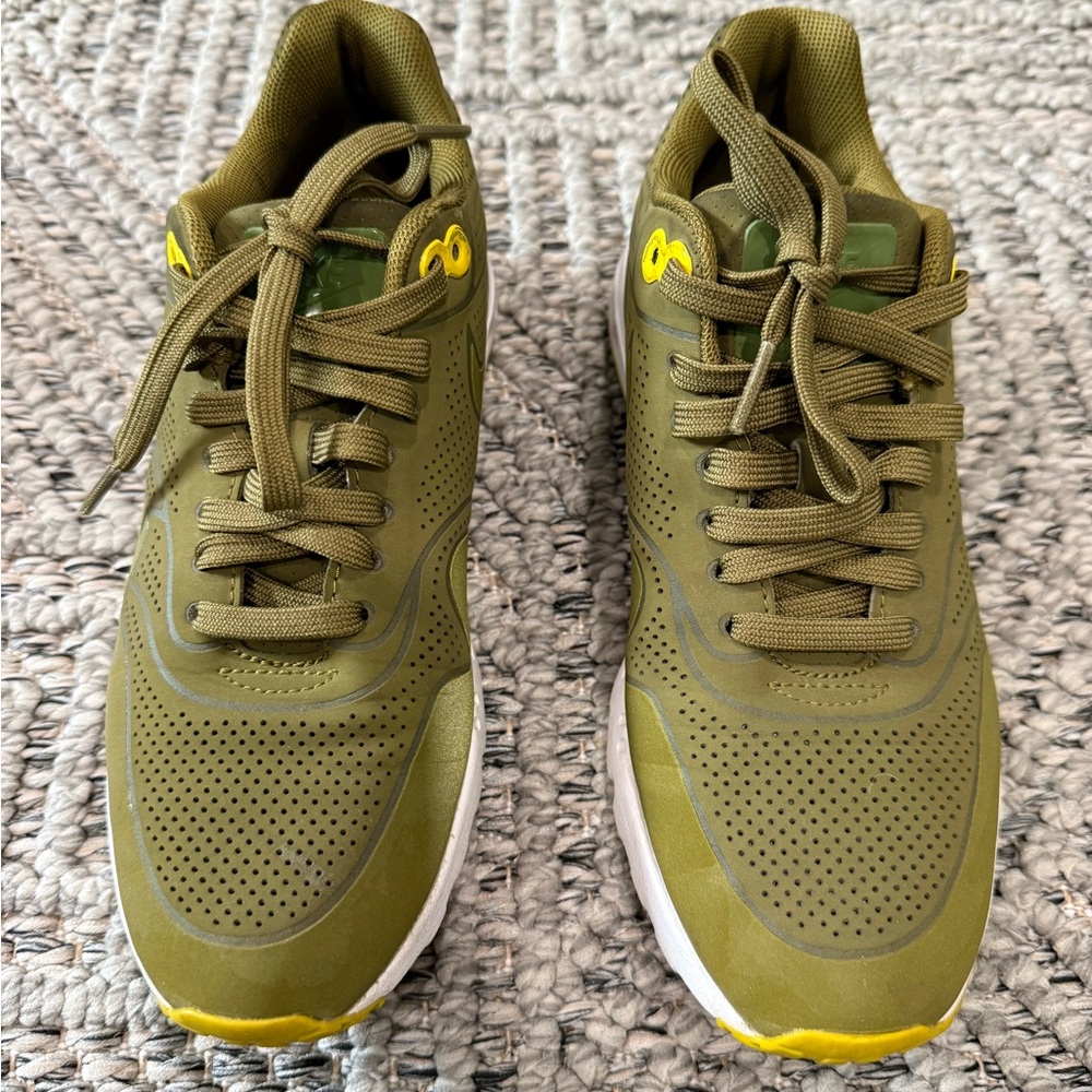 Women’s Nike airmax